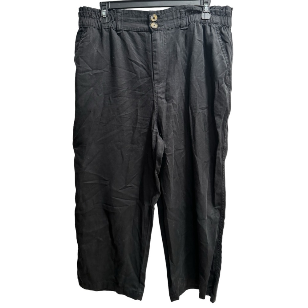 Maurices Cropped Black Pants, size‎ Medium